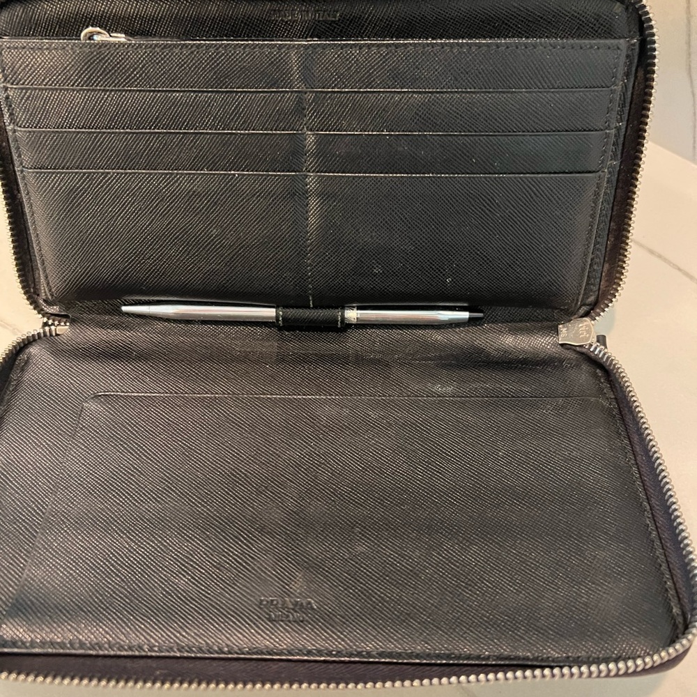 EUC Prada wallet with box - Picture 8 of 16